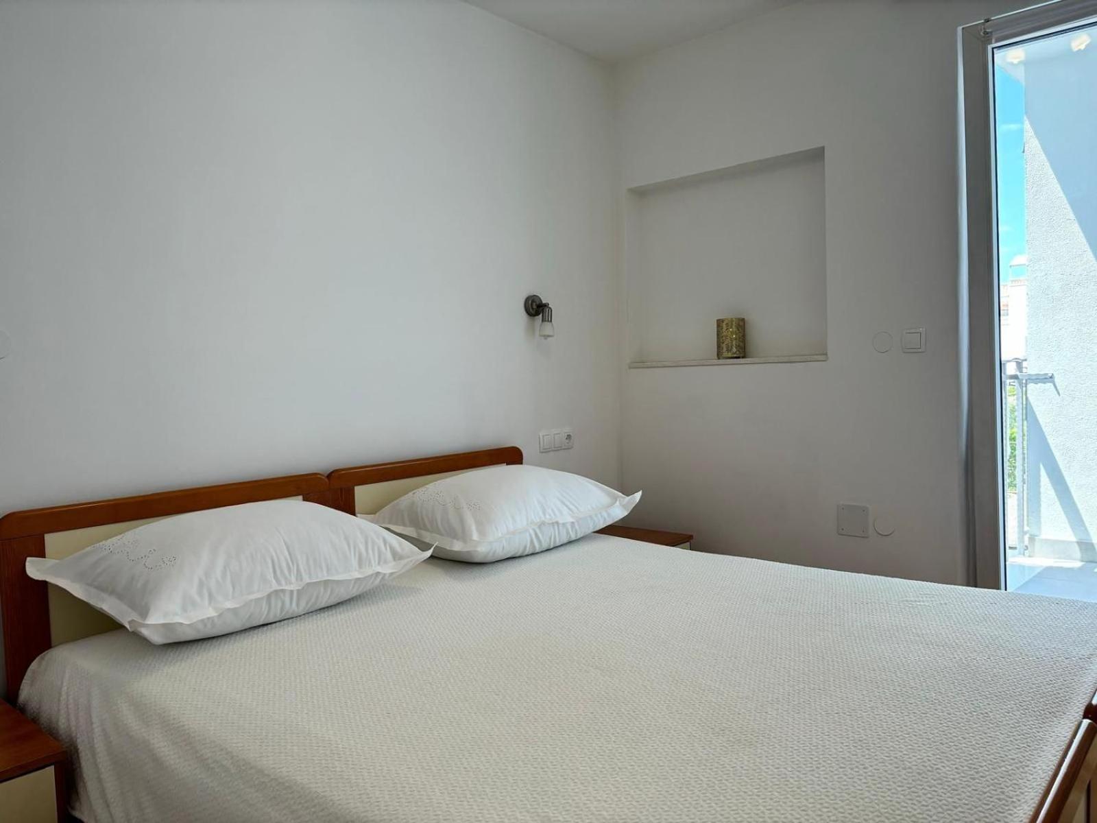 Apartments And Rooms Nikola 奥米什 外观 照片