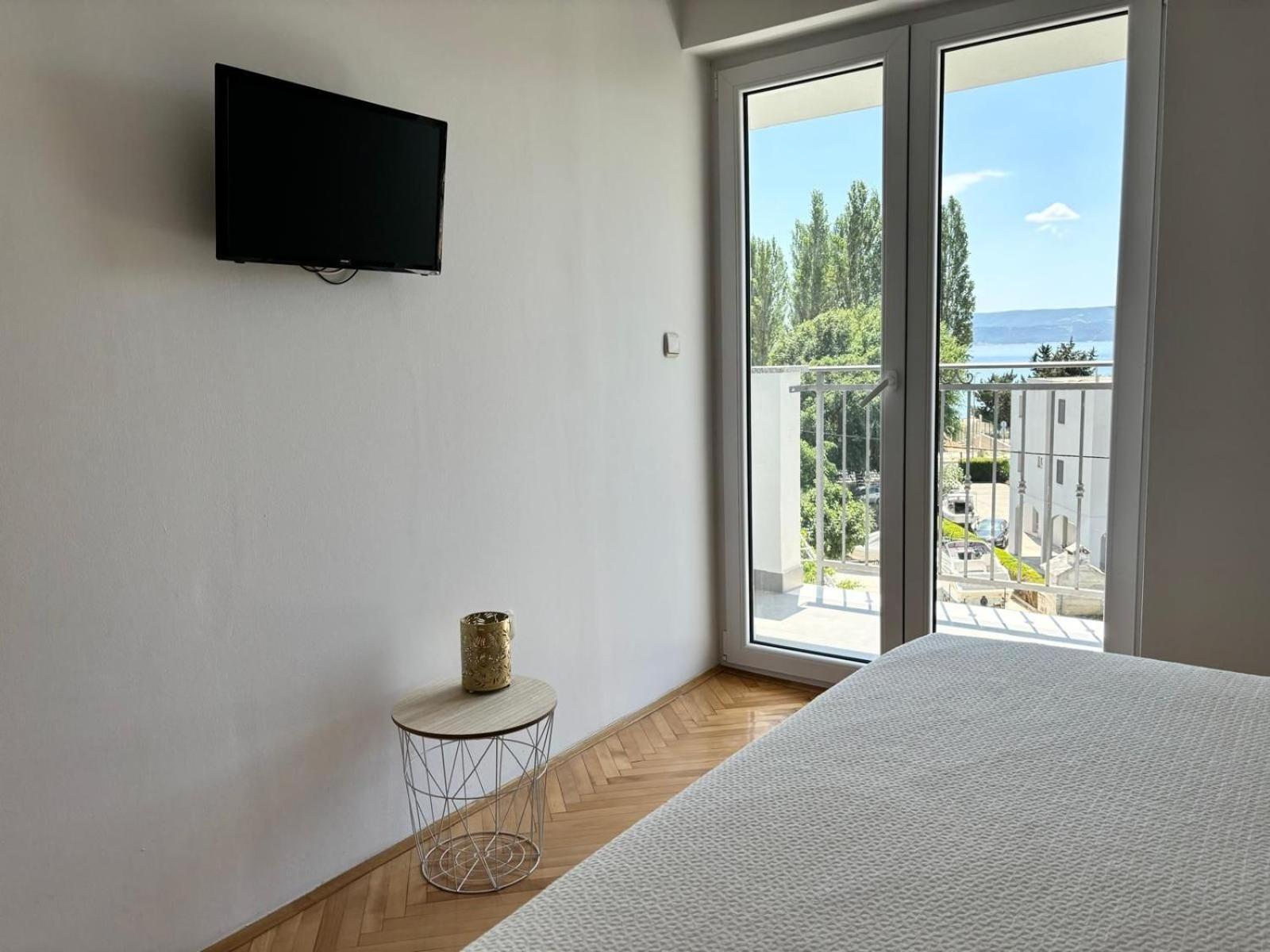 Apartments And Rooms Nikola 奥米什 外观 照片