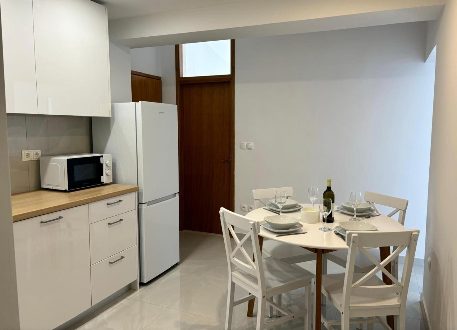 Apartments And Rooms Nikola 奥米什 外观 照片